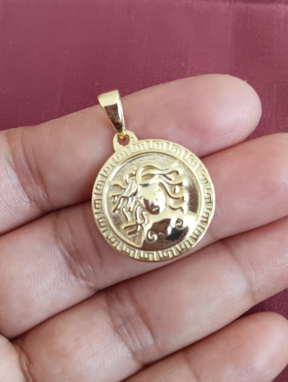 Gold Medusa-Style Round Pendant. - Picture 2 of 2